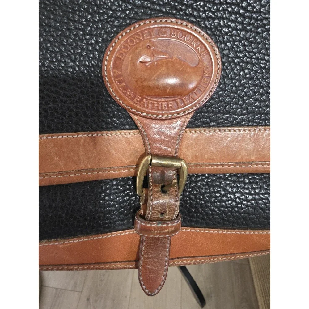 Very Vintage Dooney & Bourke All Weather Leather Crossbody ShoulderBag GuC